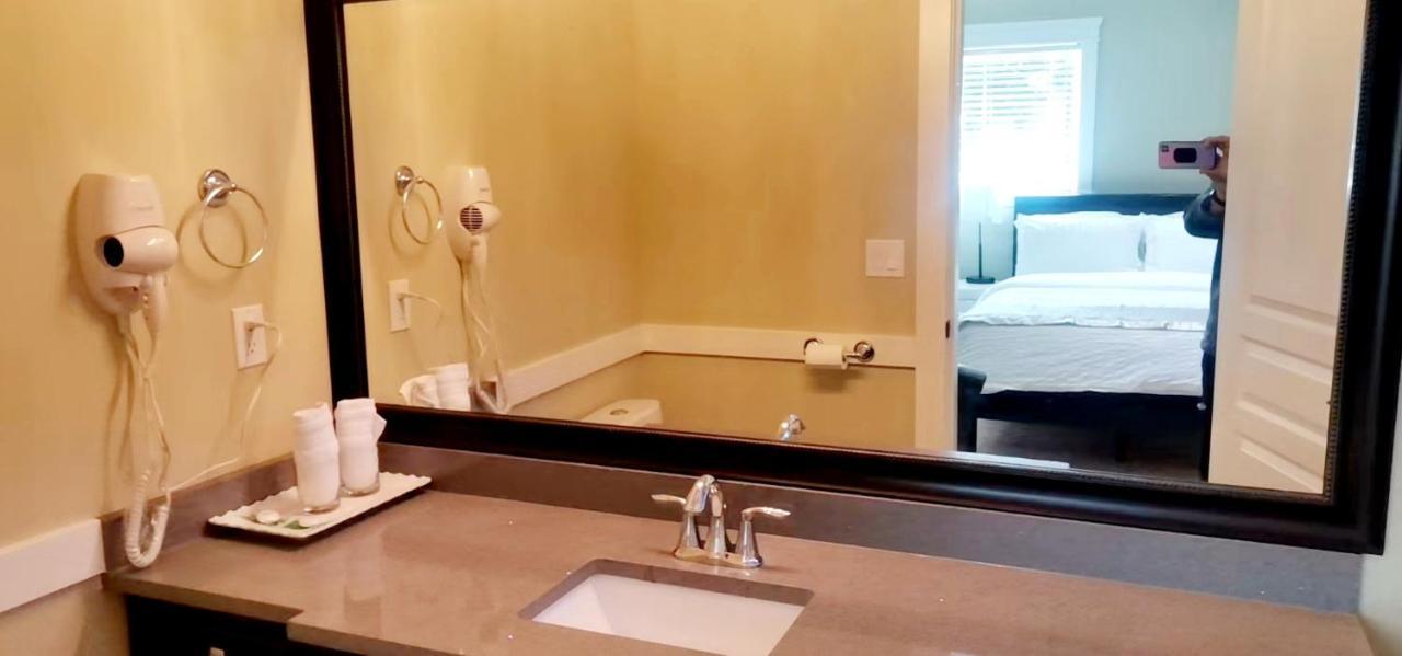 Beautiful Private Room In Blueback Beachfront Nanaimo Kültér fotó